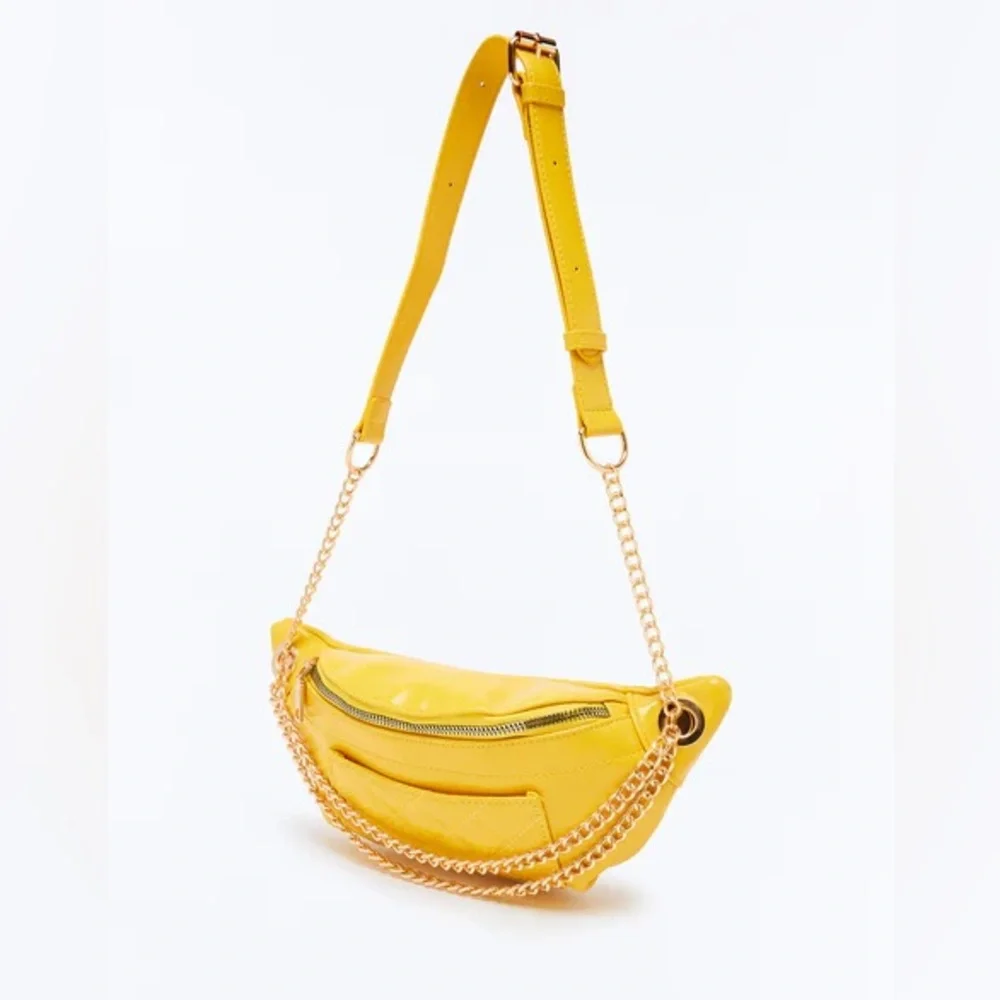 •Out & About• Mustard Yellow Quilted Belt Bag Trendy Chain Crossbody Fanny Pack - Picture 4 of 4